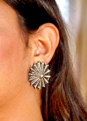 Mohena oxidised studds