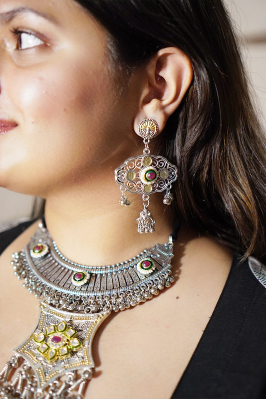 Riwasat neckpiece and earrings set