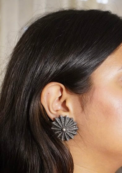 Mohena oxidised studds