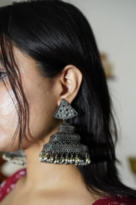 Arvah dark oxidised earrings