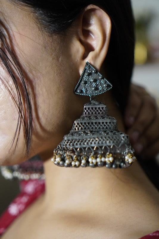 Arvah dark oxidised earrings