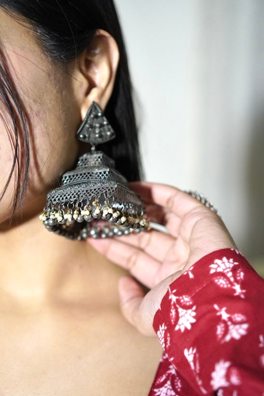 Arvah dark oxidised earrings